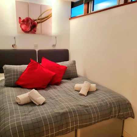 1 Bedroom Newton Apartment L Free Parking L Wigan Royal Infirmary L Haigh Hall L Central Location 外观 照片