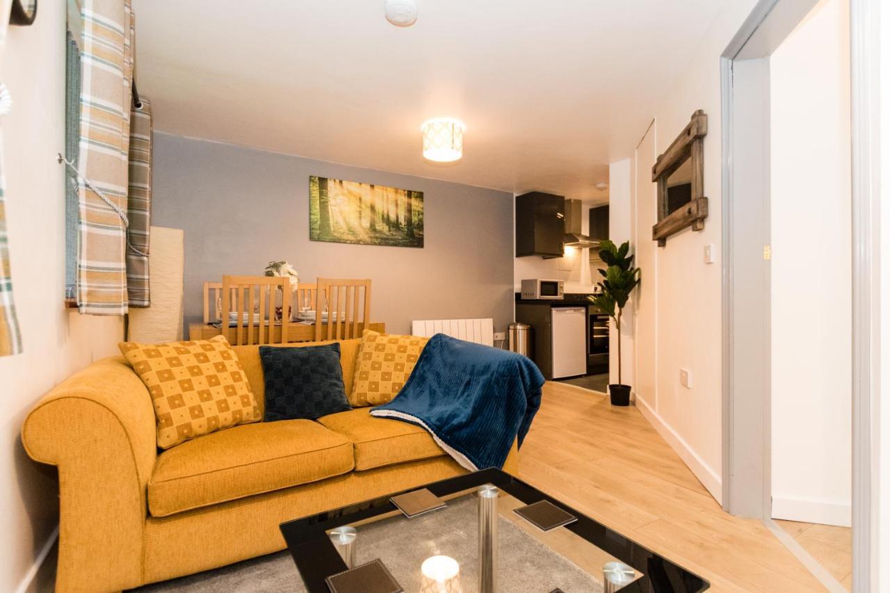 1 Bedroom Newton Apartment L Free Parking L Wigan Royal Infirmary L Haigh Hall L Central Location 外观 照片